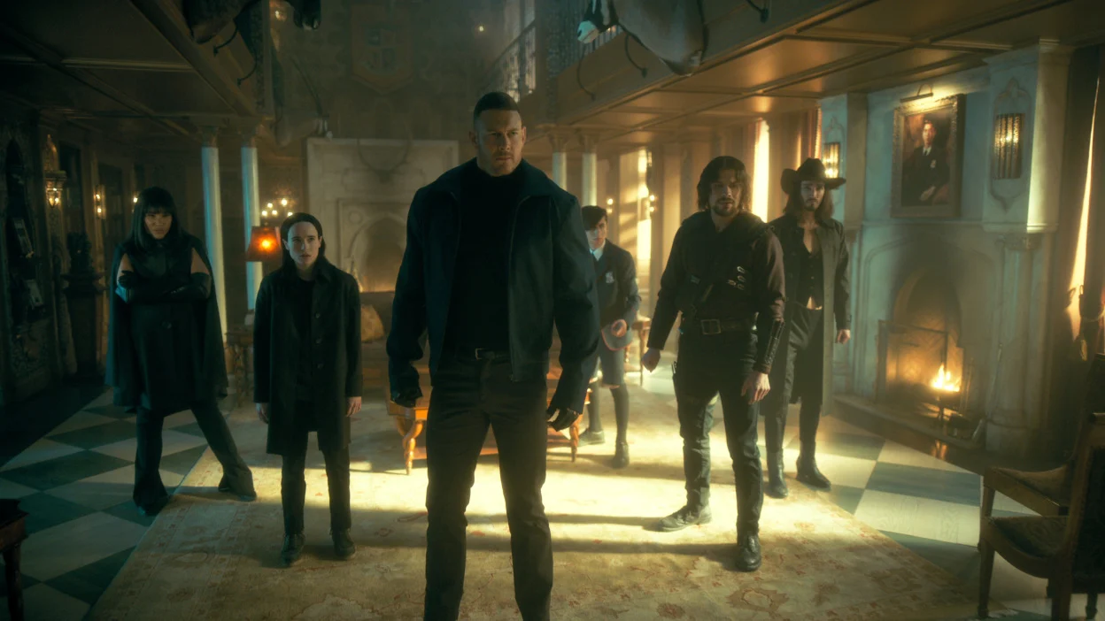 The Umbrella Academy survey: The Hargreeves kin go head to head against the Sparrow Academy in a tomfoolery, if recognizable, Season 3
